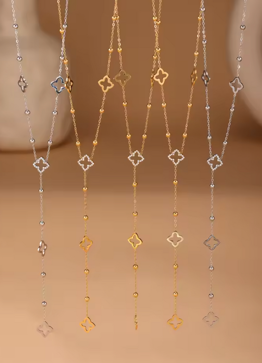 Nivora gold necklace close-up — Alphenik UAE
