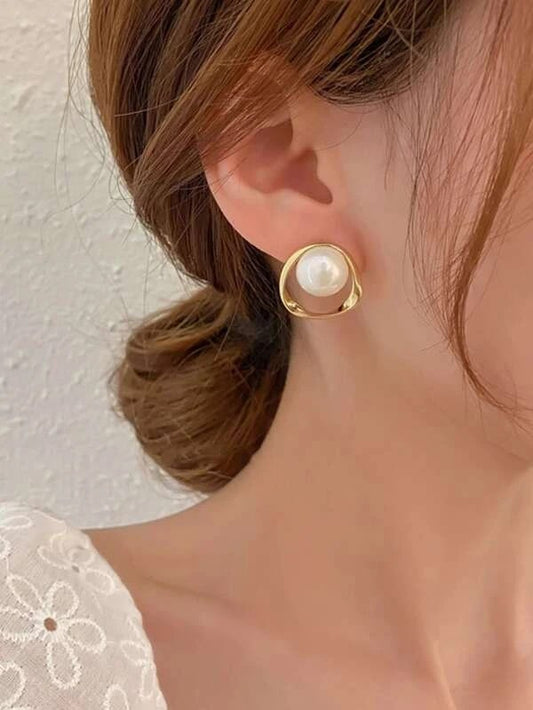 Pearl Stud Earring